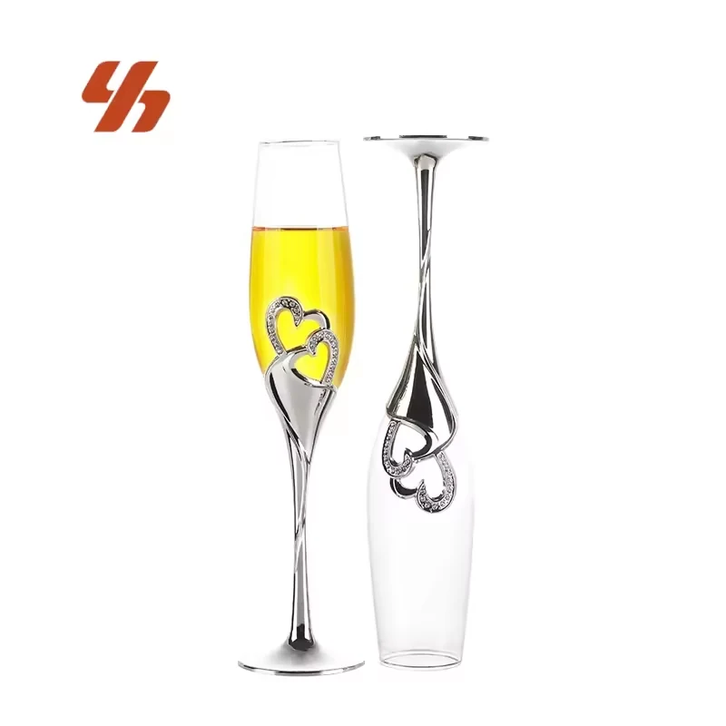 Wholesale Heart Shaped Wedding Champagne Flutes Crystal Glasses with Silver Metal Stand for Party Anniversary Toast Gift Use