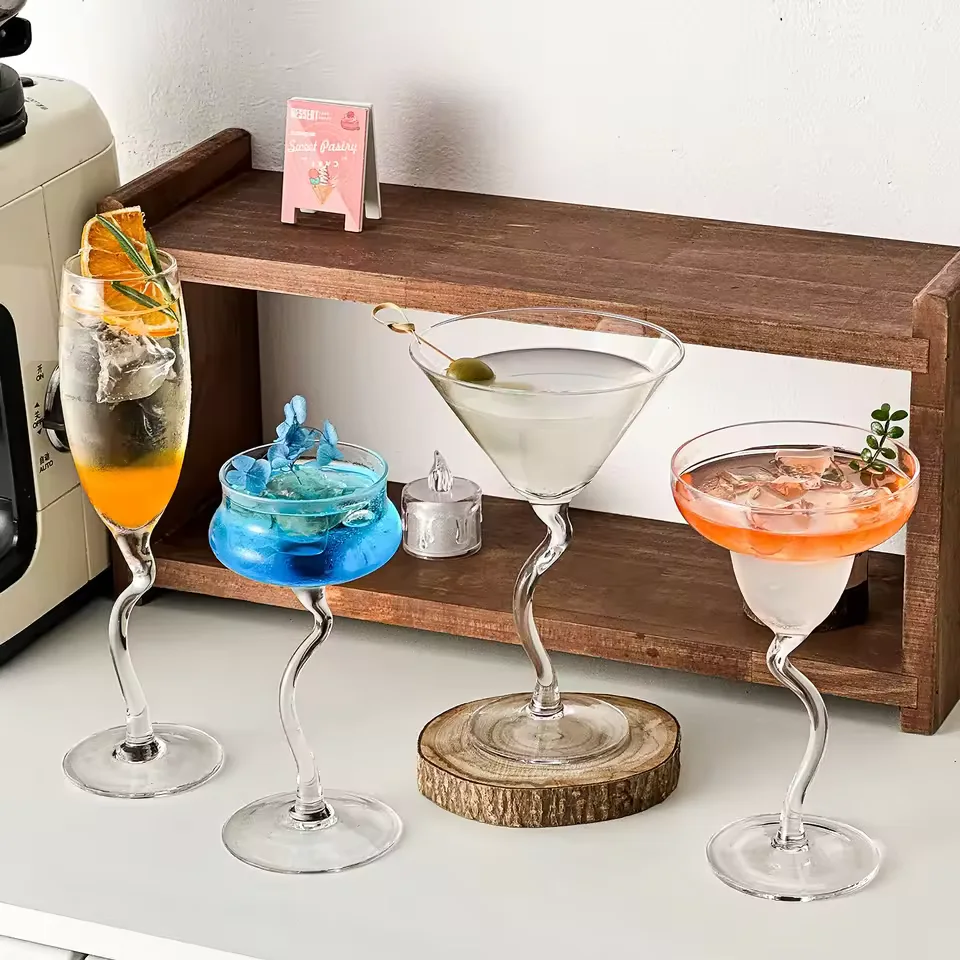 Wholesale Elegant Twisted Stem Margarita Glass Champagne Cocktail Goblet for Sparkling Wine Wedding Bar Restaurant Custom Logo
