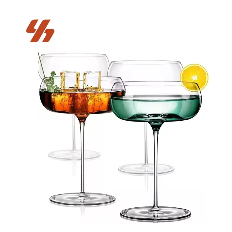 Wholesale Unique Martini Glasses 8 oz Lead-free Crystal Round Mixed Drinks Hand-Blown Fancy Champagne Coupe Glass
