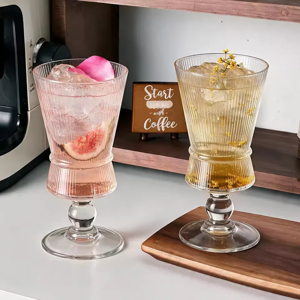 Vintage Palace Style Vertical Patterned Wine Glass Tall Stem Cocktail Champagne Goblet for Juice Cold Drinks Wholesale